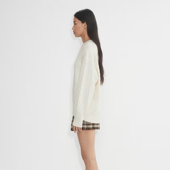 Aritzia Sunday Best Gray Cable Knit Women's Sweater - Picture 12 of 12